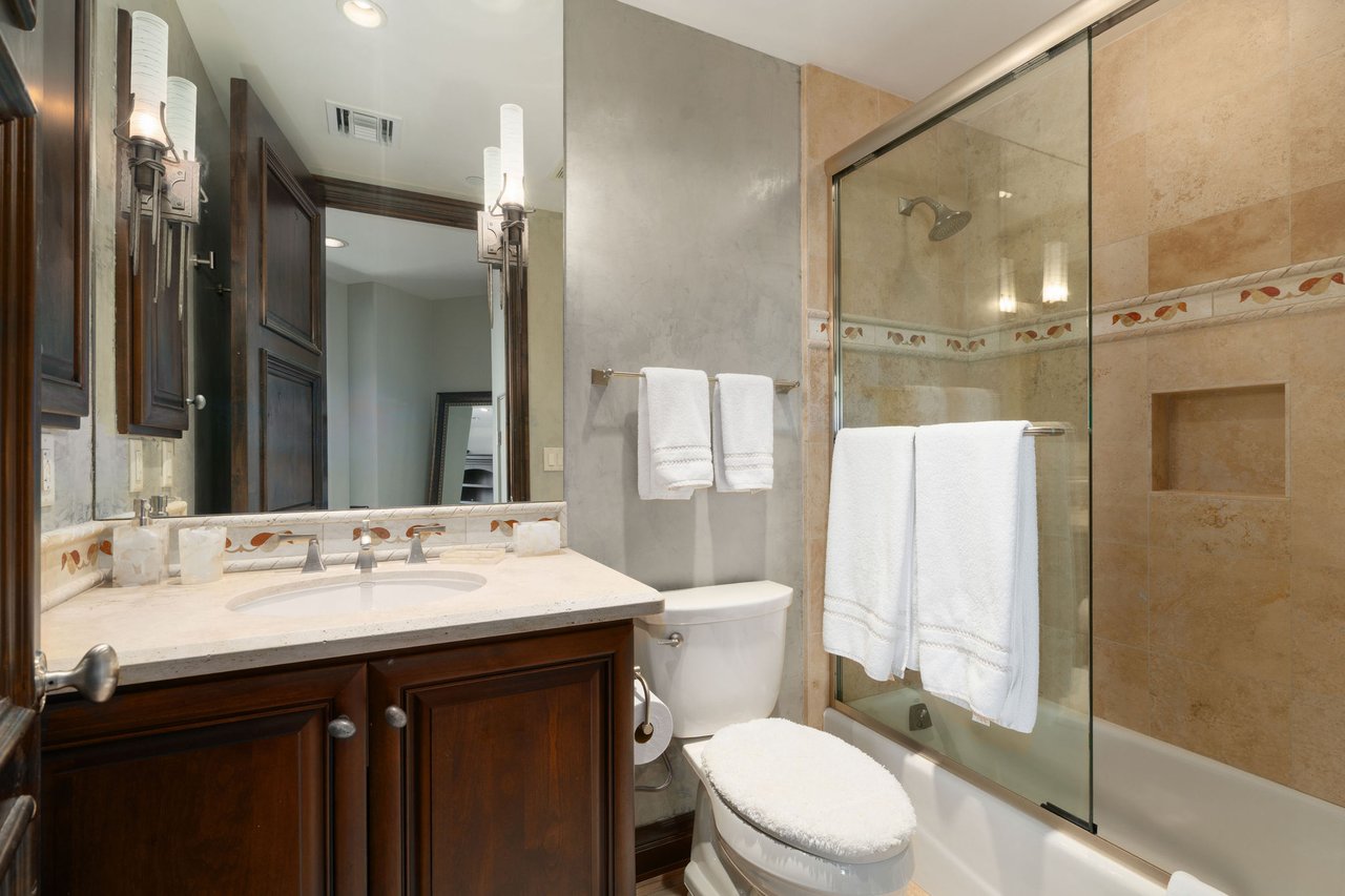 7181 E CAMELBACK Road 1001