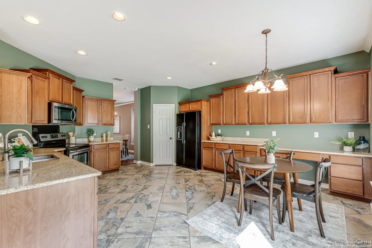 807 Willow Knoll Cv