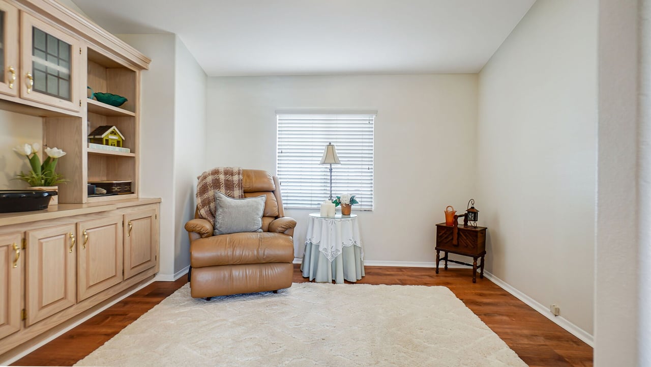 8651 Foothill Boulevard 35