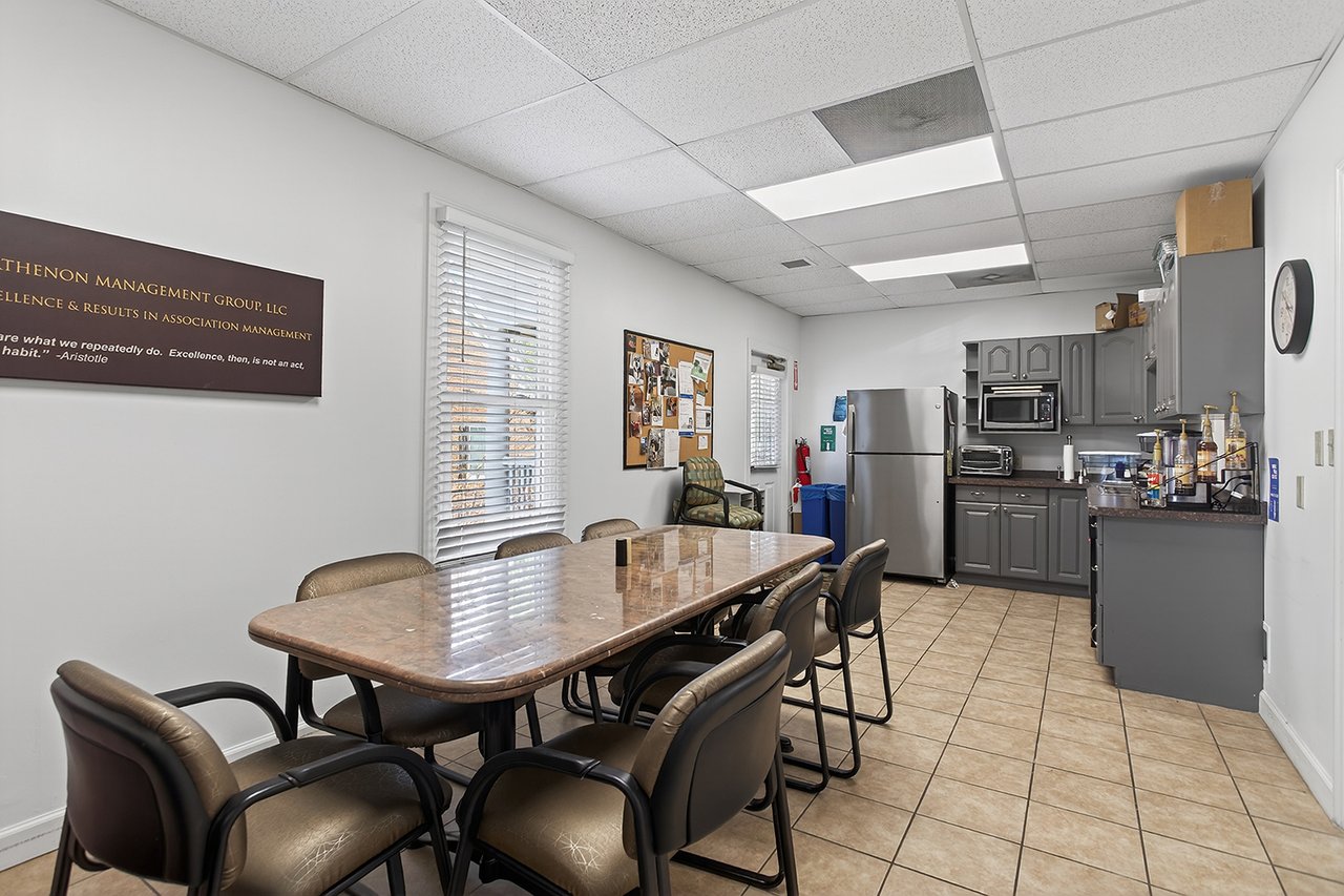 5034 Thoroughbred Lane