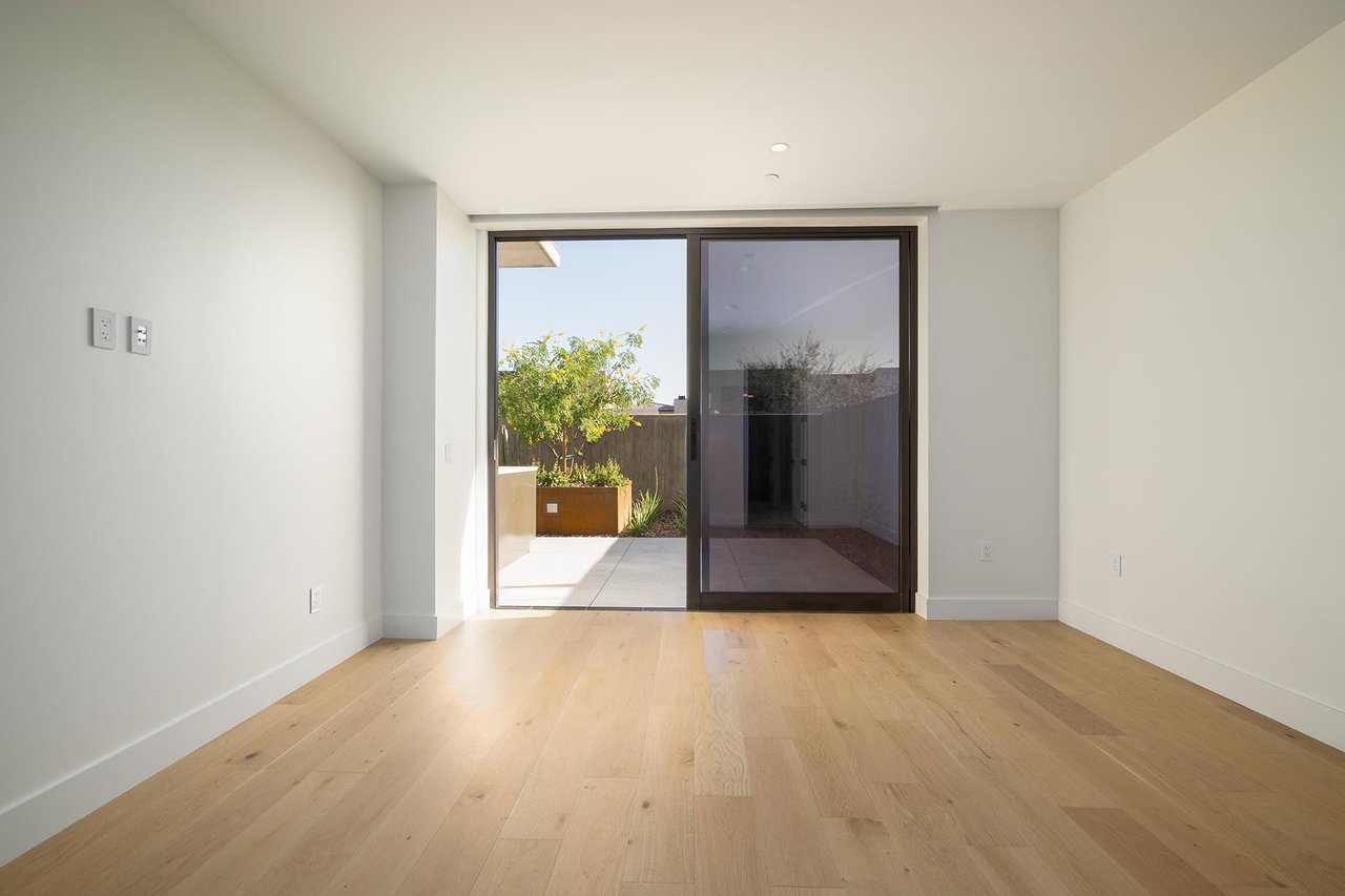 5000 N CAMELBACK RIDGE Drive, 108