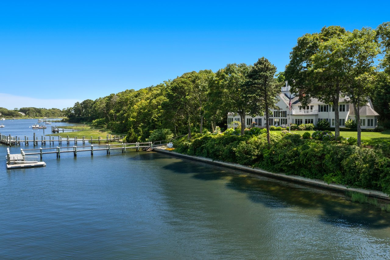 Breathtaking views over West Bay and Eel River