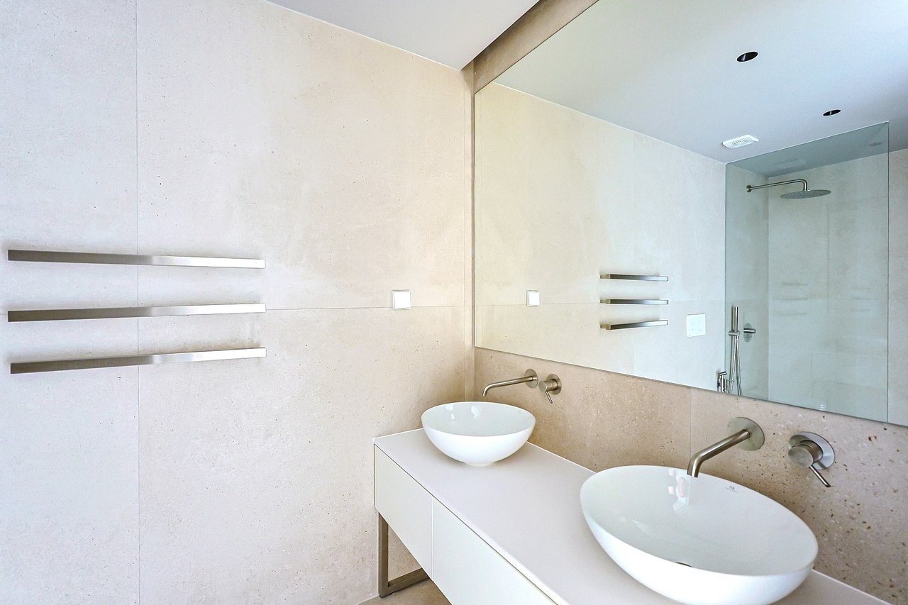 Stylish 2-Bedroom Apartment in the Heart of Lisbon with Exceptional Amenities