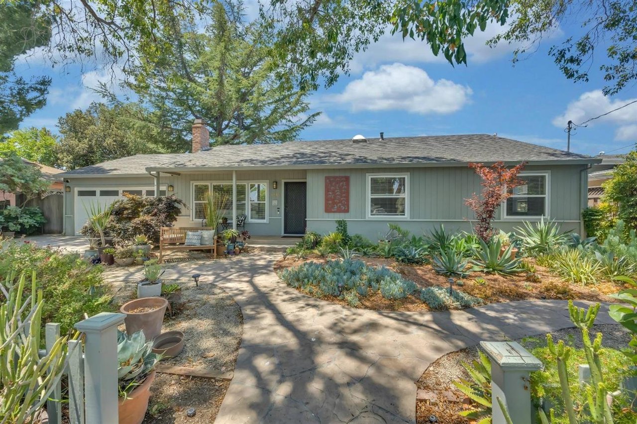 1345 Pauline Dr