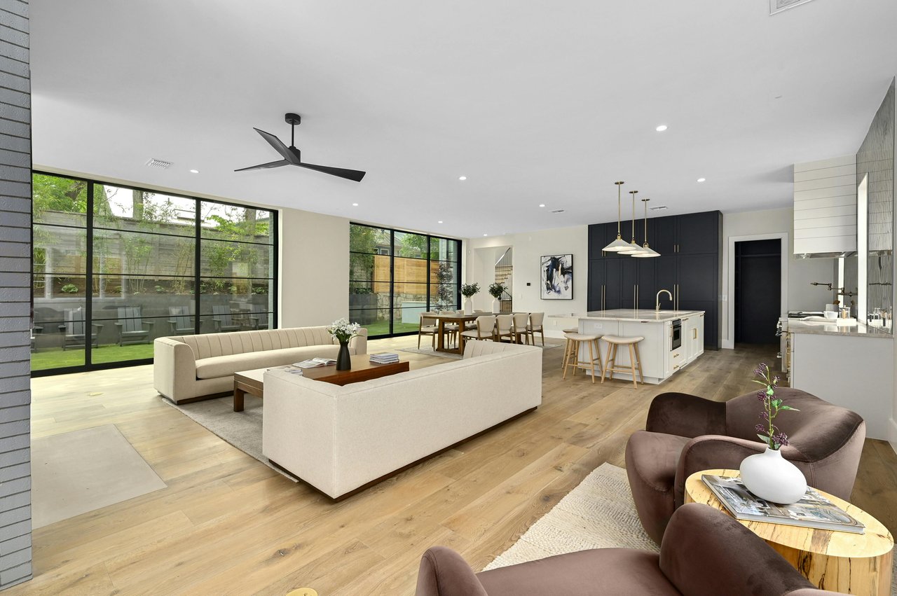 2400 Bridle Path