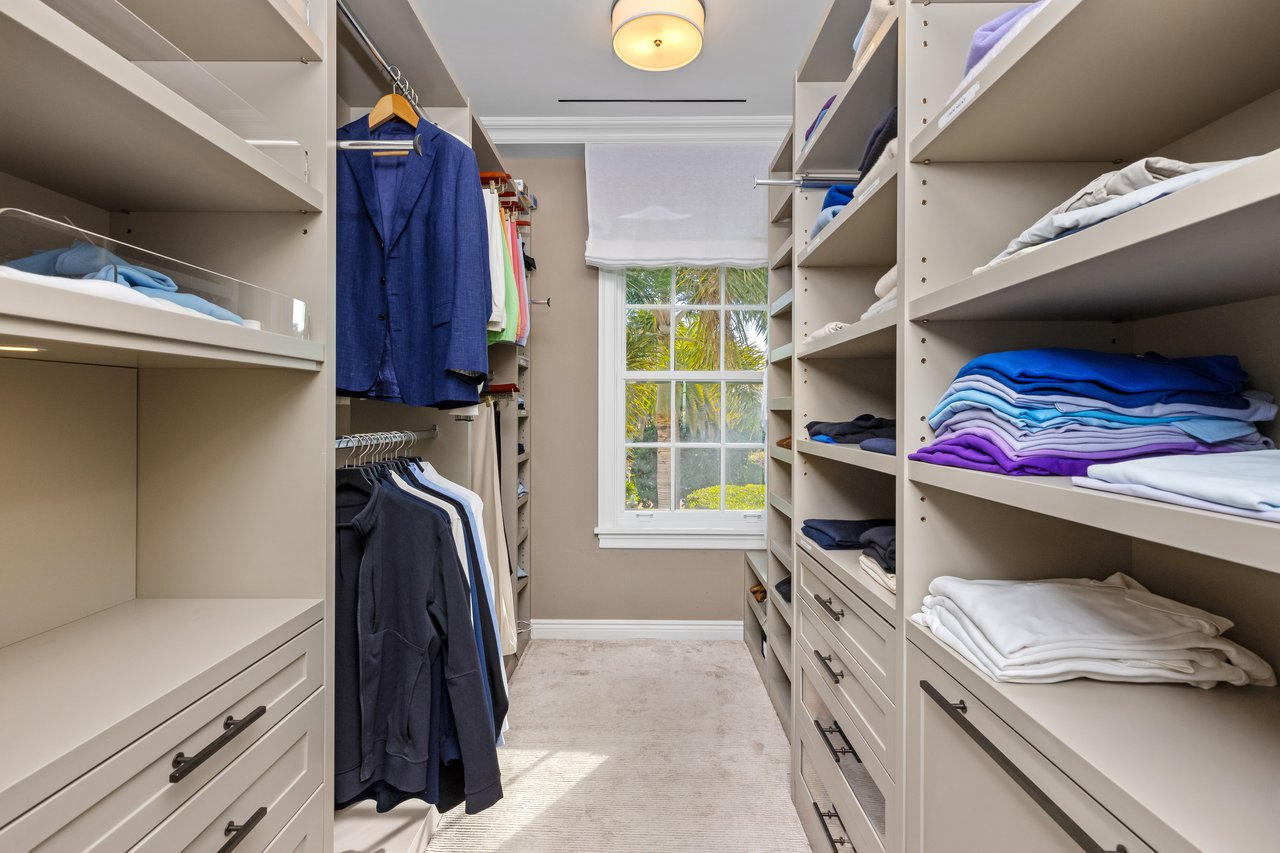 Georgian Waterfront Mansion on Everglades Island