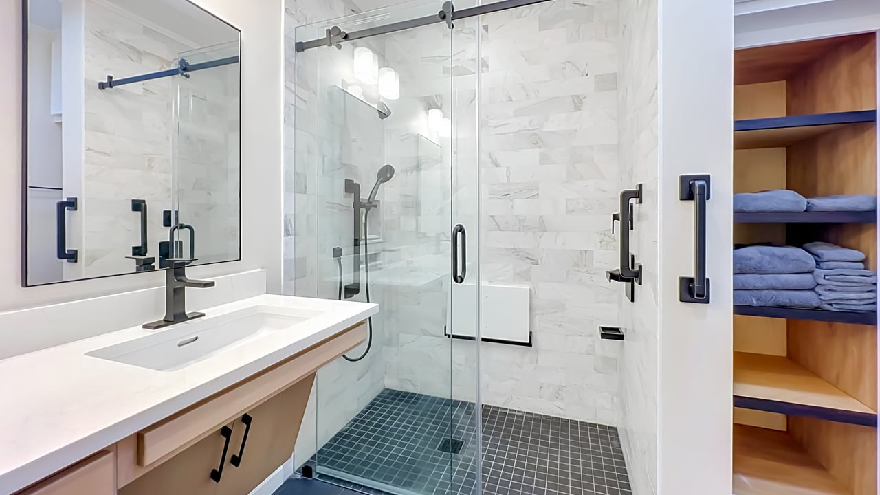 Three-Bedroom Two-Bathroom Bungalow in Orlando's Beverly Shores