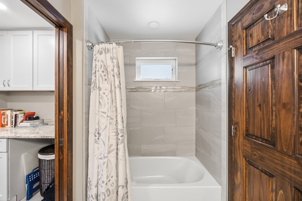 607 W Lovell Gulch Road