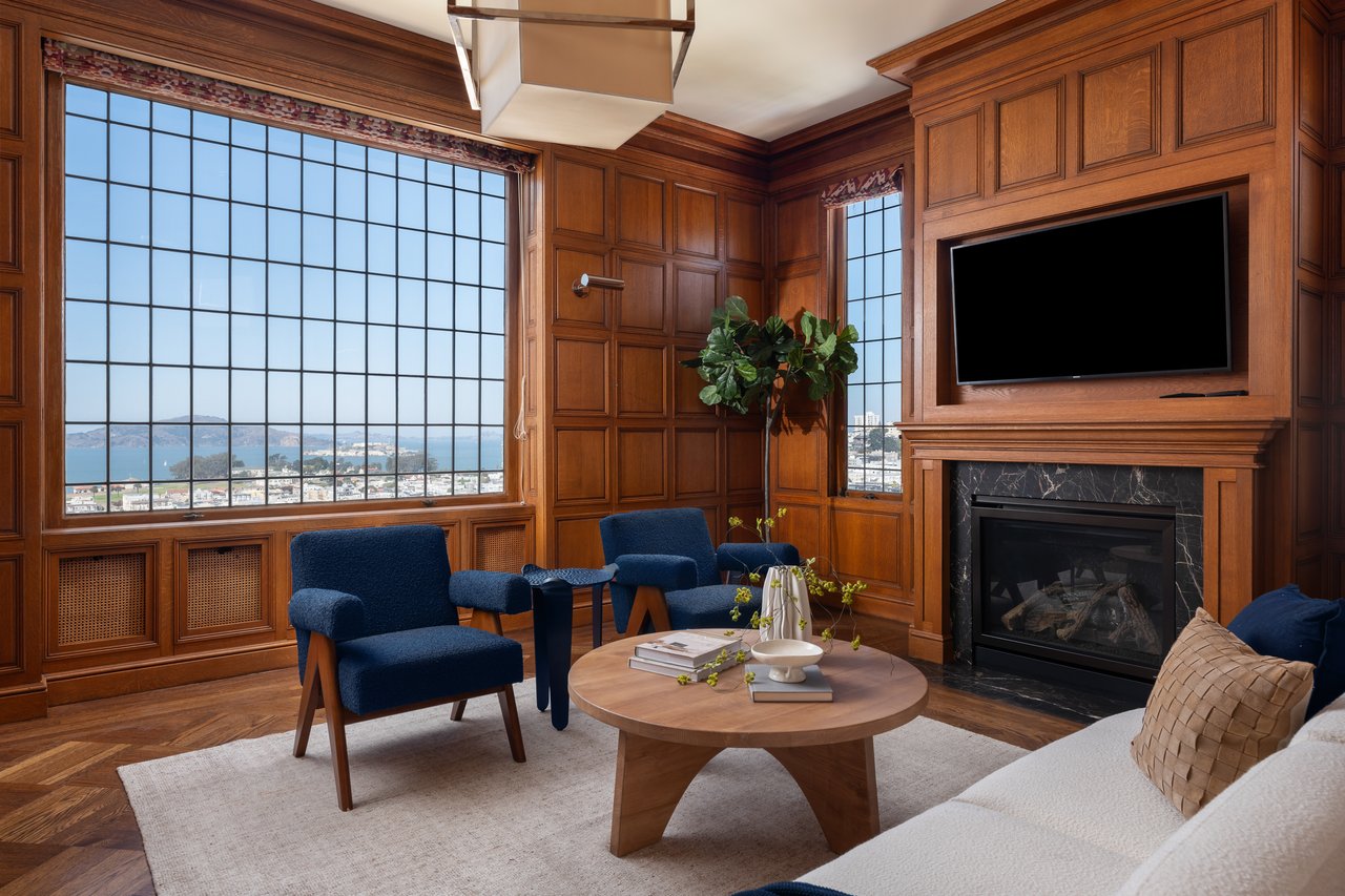 Majestic Pacific Heights View Apartment