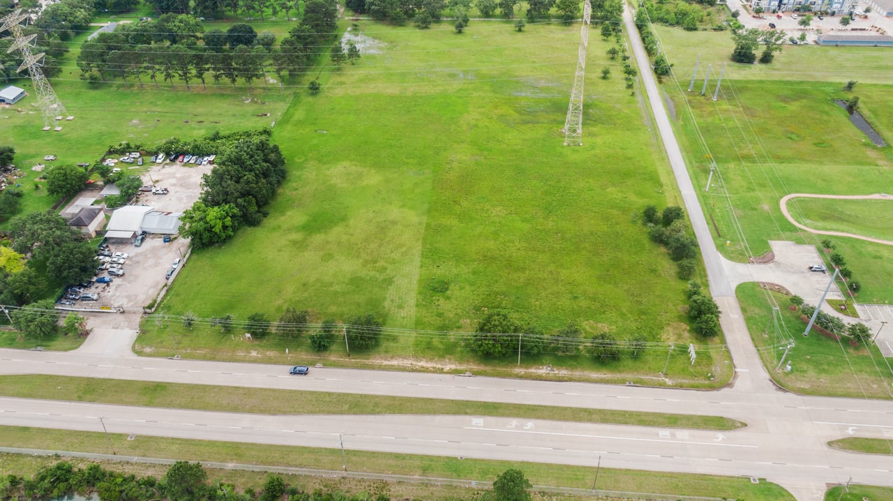 825 League City Pkwy