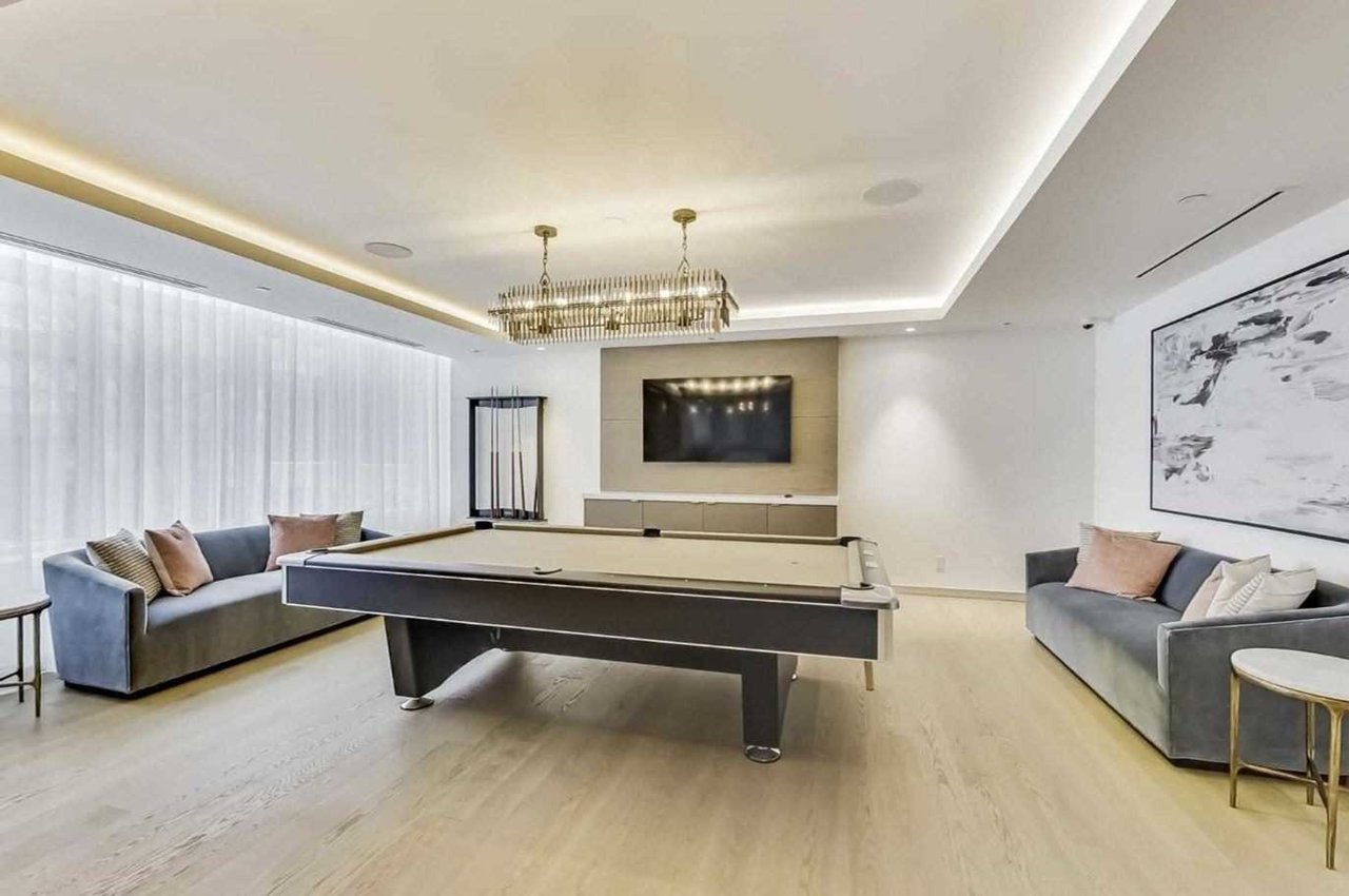 Cumberland Tower Suite 1812