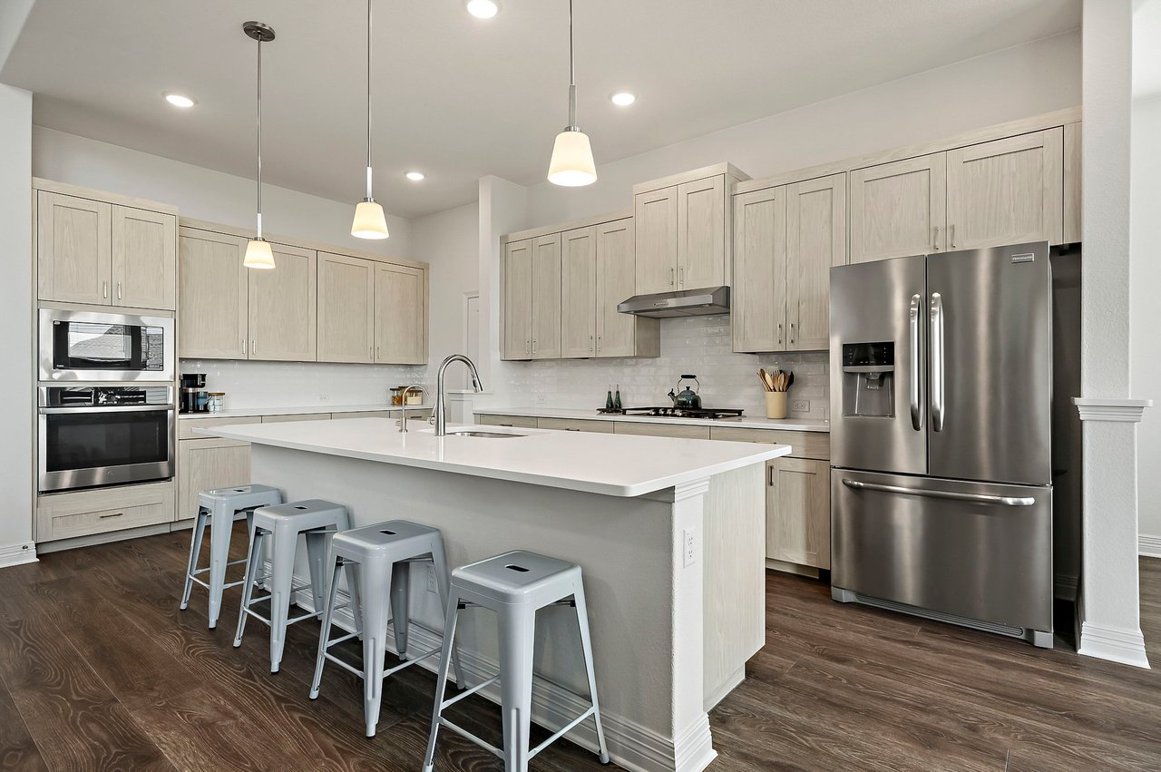 Contemporary Sweetwater Stunner