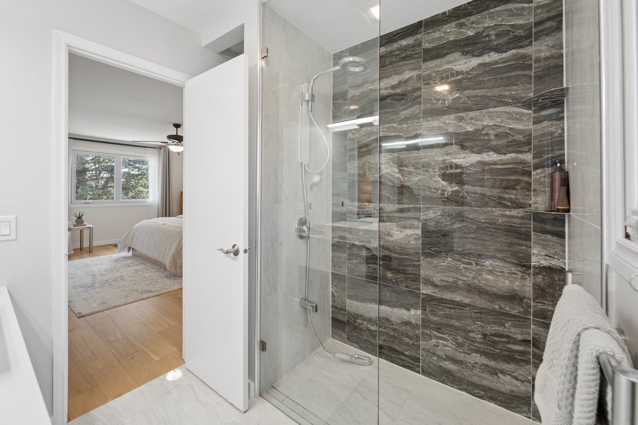 1156 Gloucester Square