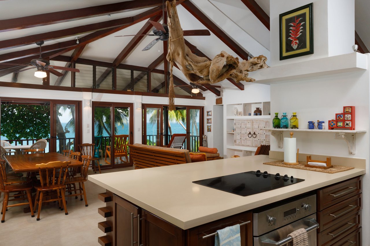 Beachfront Surf Villa, Jaco, Puntarenas