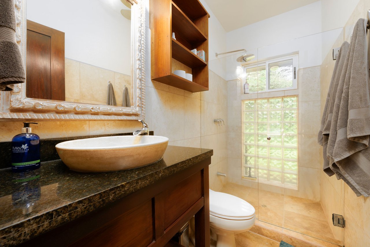 CASA TRANQUILA IN LAGUNAS – HOME, GUEST SUITE, SALON, AND GARAGE WITH WORKSHOP