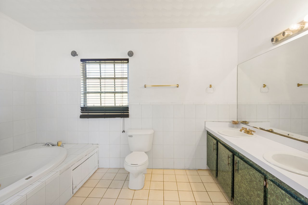 Royal Valley’s Duplex Residence