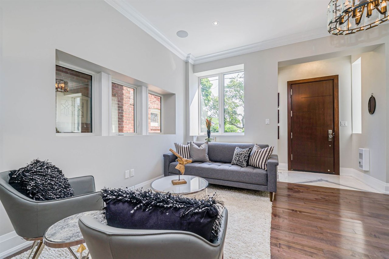 8 Nursewood Rd