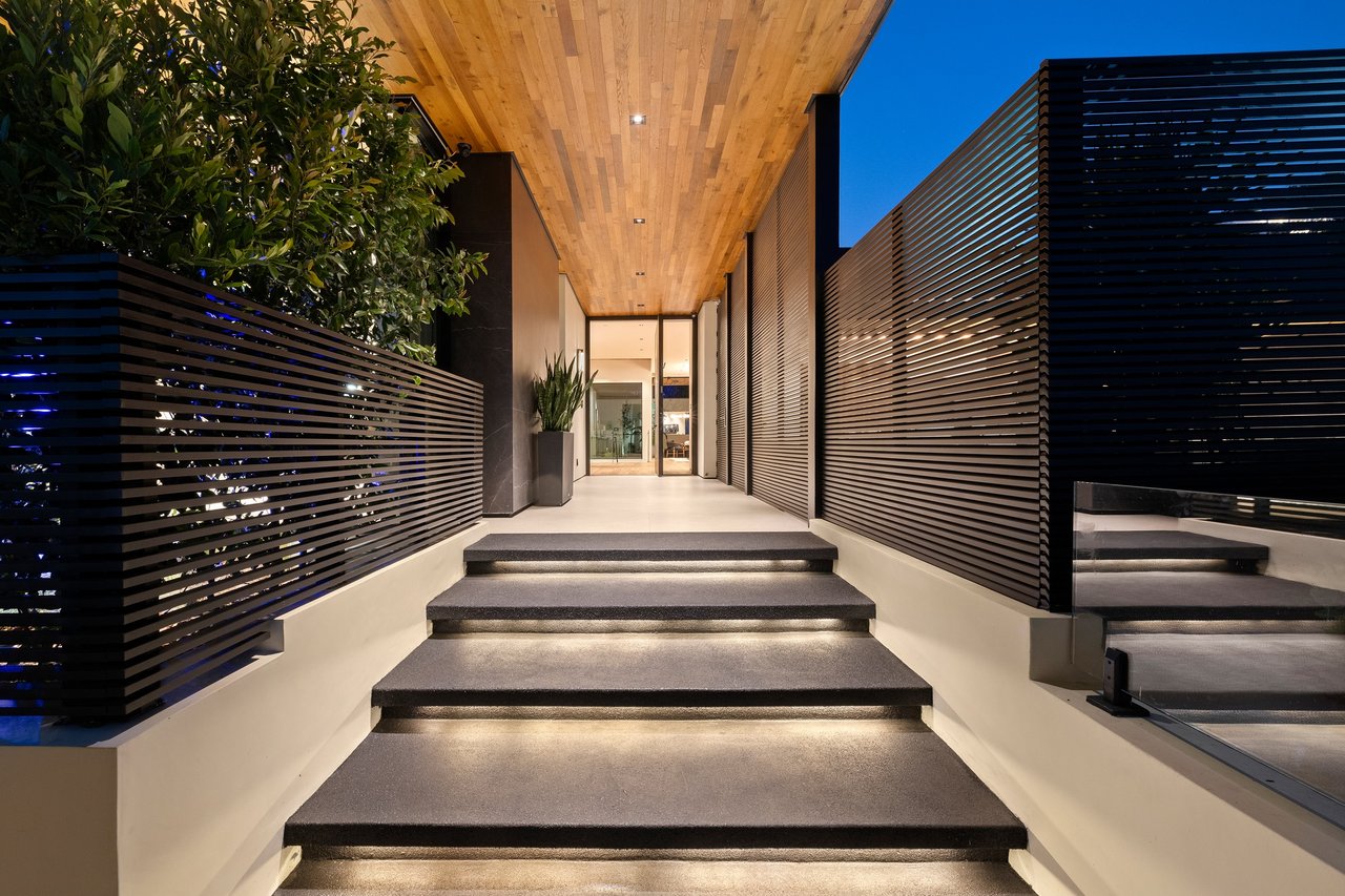 9211 Nightingale Dr, Hollywood Hills