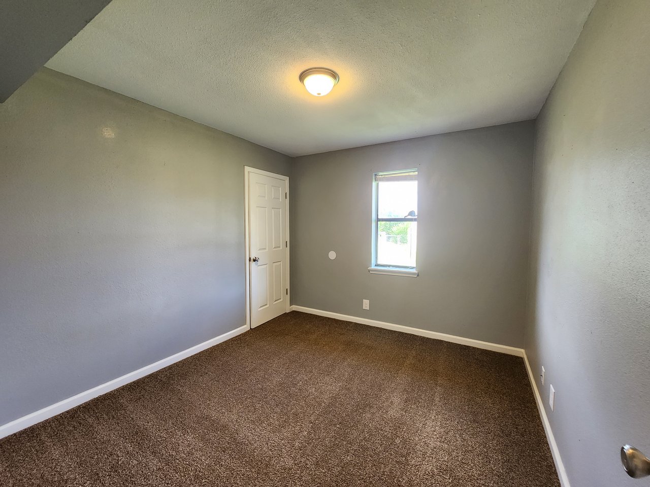 1207 Whispering Glenn Street