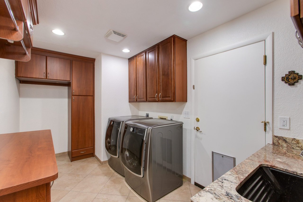 1067 E Seminole Dr.