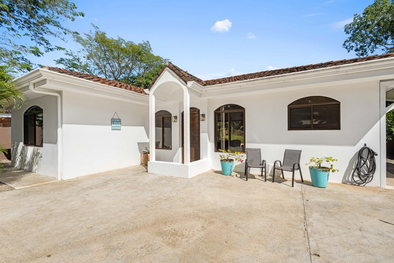 Casa Suerte | Modern 2-Bedroom Tropical Home with Pool Near Playa Potrero and Flamingo Marina