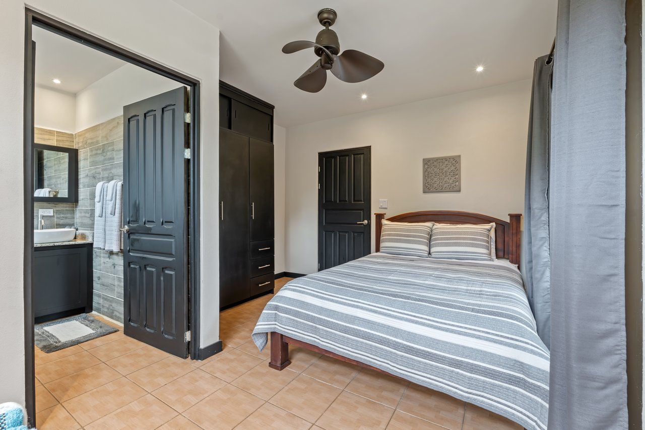 Laughing Gecko Suites | Beach Suites / Boutique Hotel For Sale