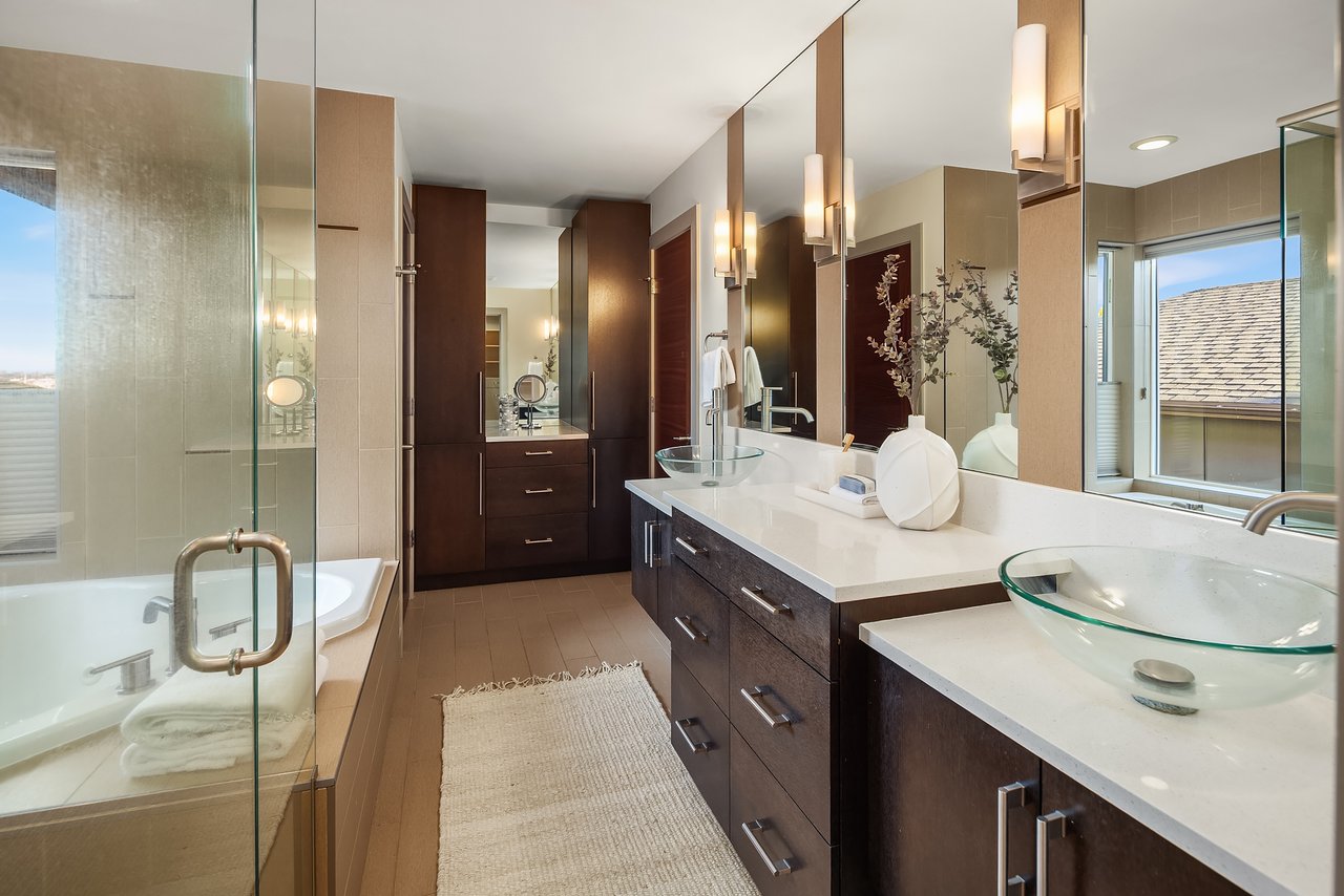 Elevated Contemporary Living on Queen Anne