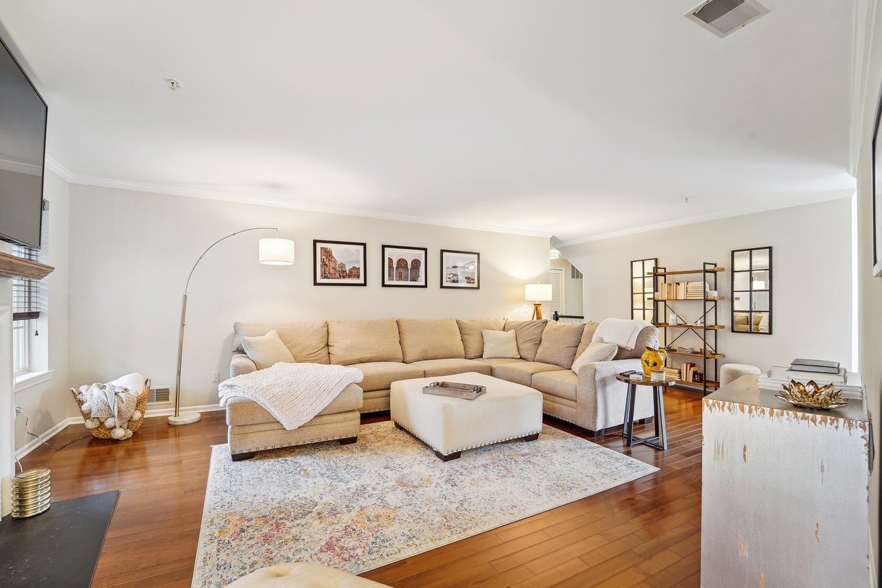 162 Riveredge Dr 162