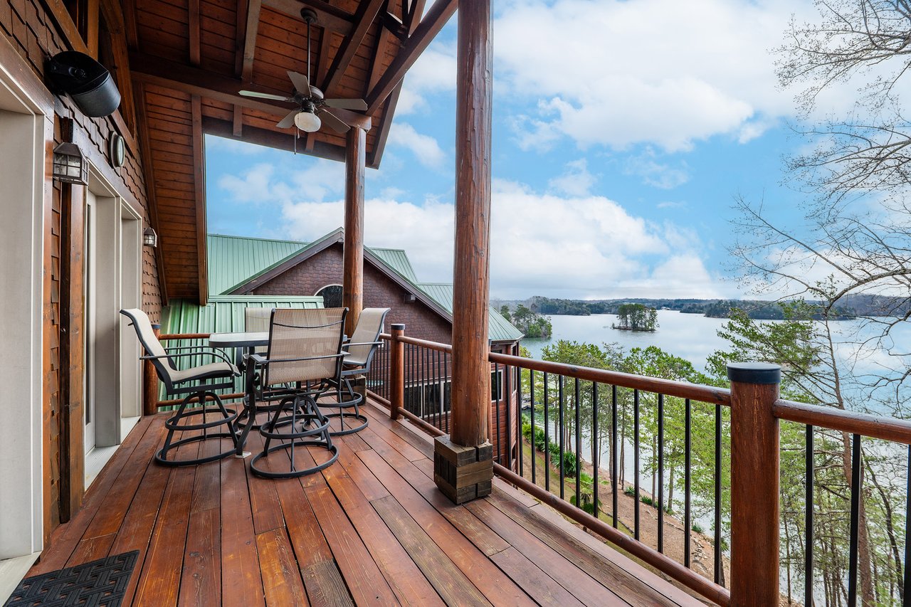 3406 Thunder Point
