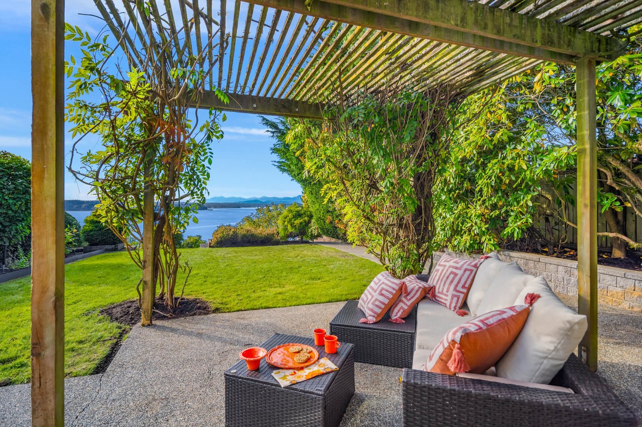 10245 Marine View Drive SW