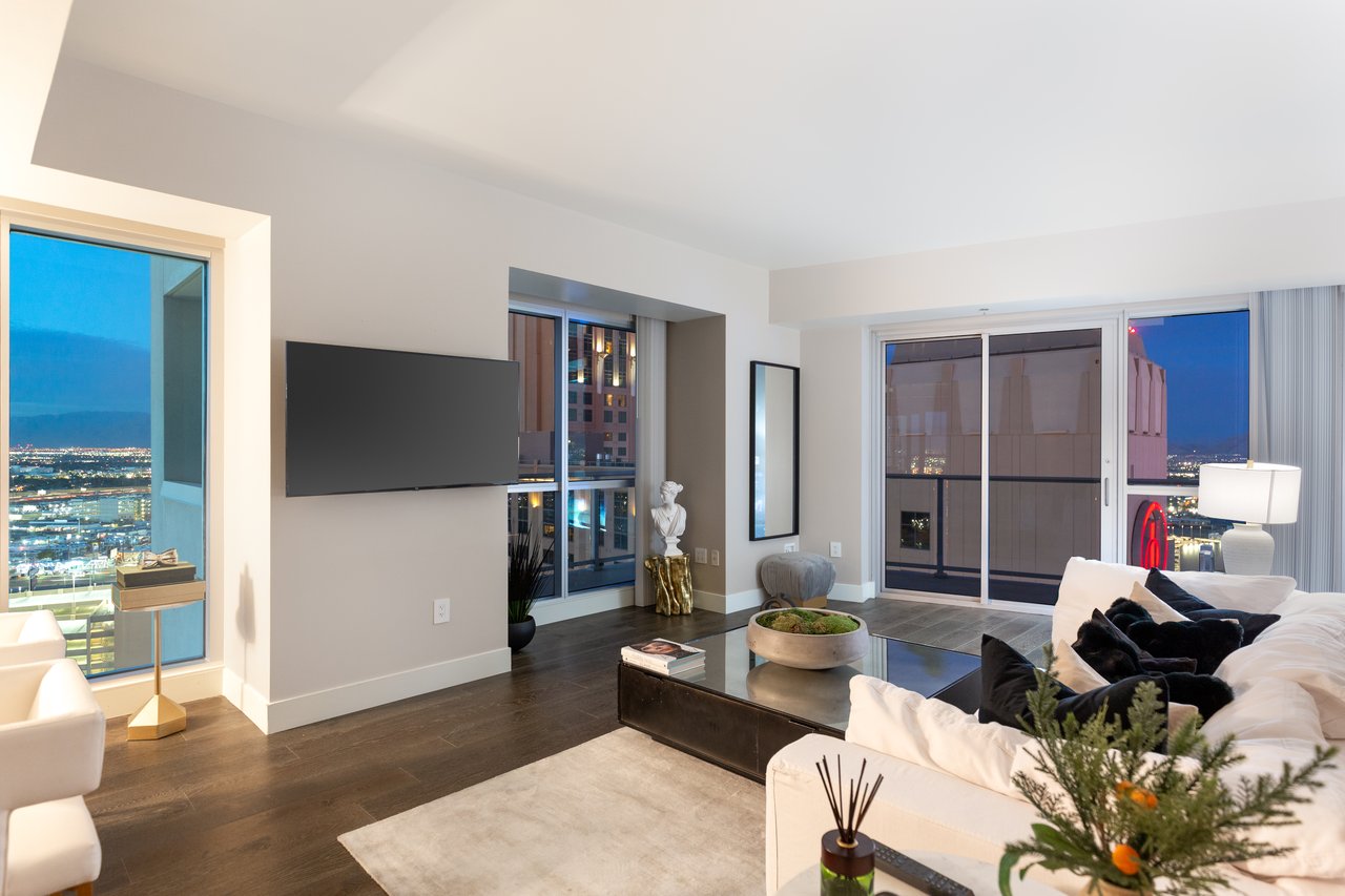 2700 Las Vegas Boulevard 2303