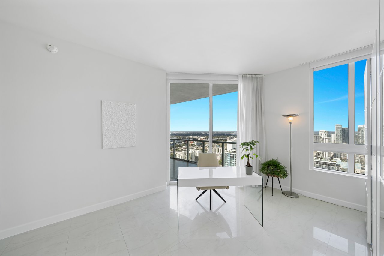 Quantum on the Bay Penthouse 4902