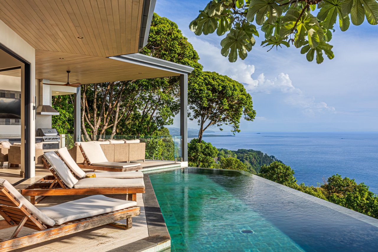 Luxury Estate in Escaleras - Incredible Ocean Views 5.5 Acres