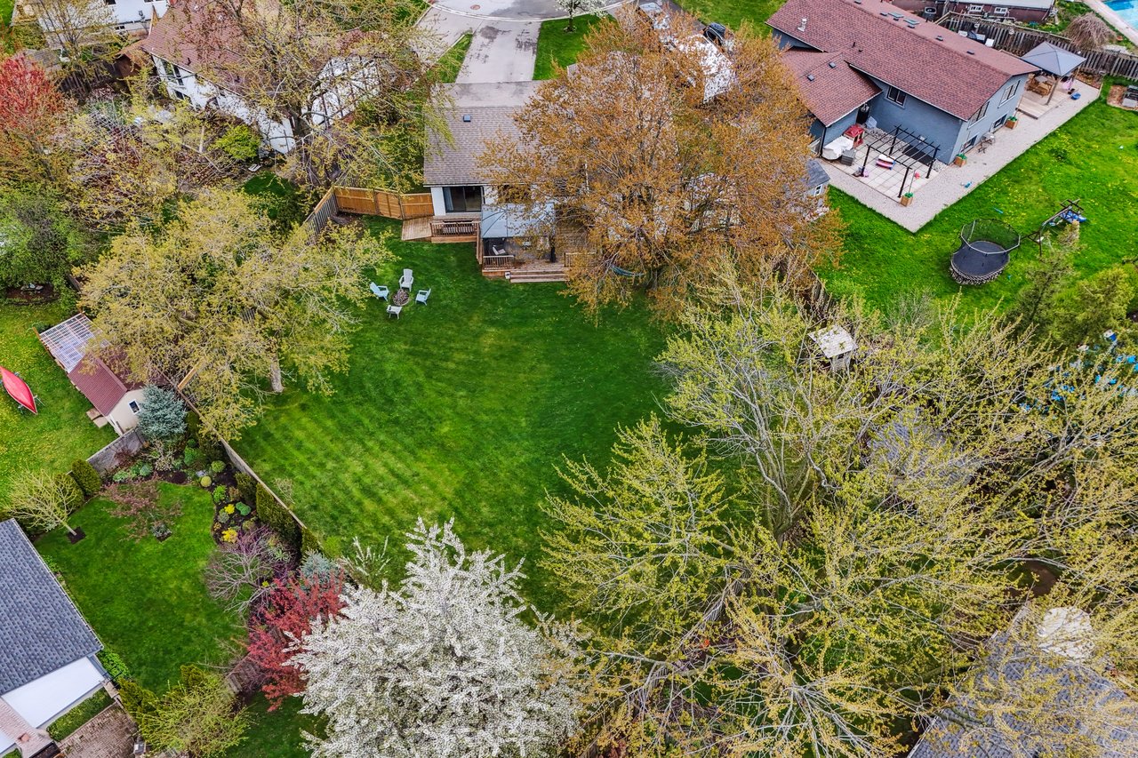 Completely Renovated Sidesplit on an Exclusive Cul-De Sac