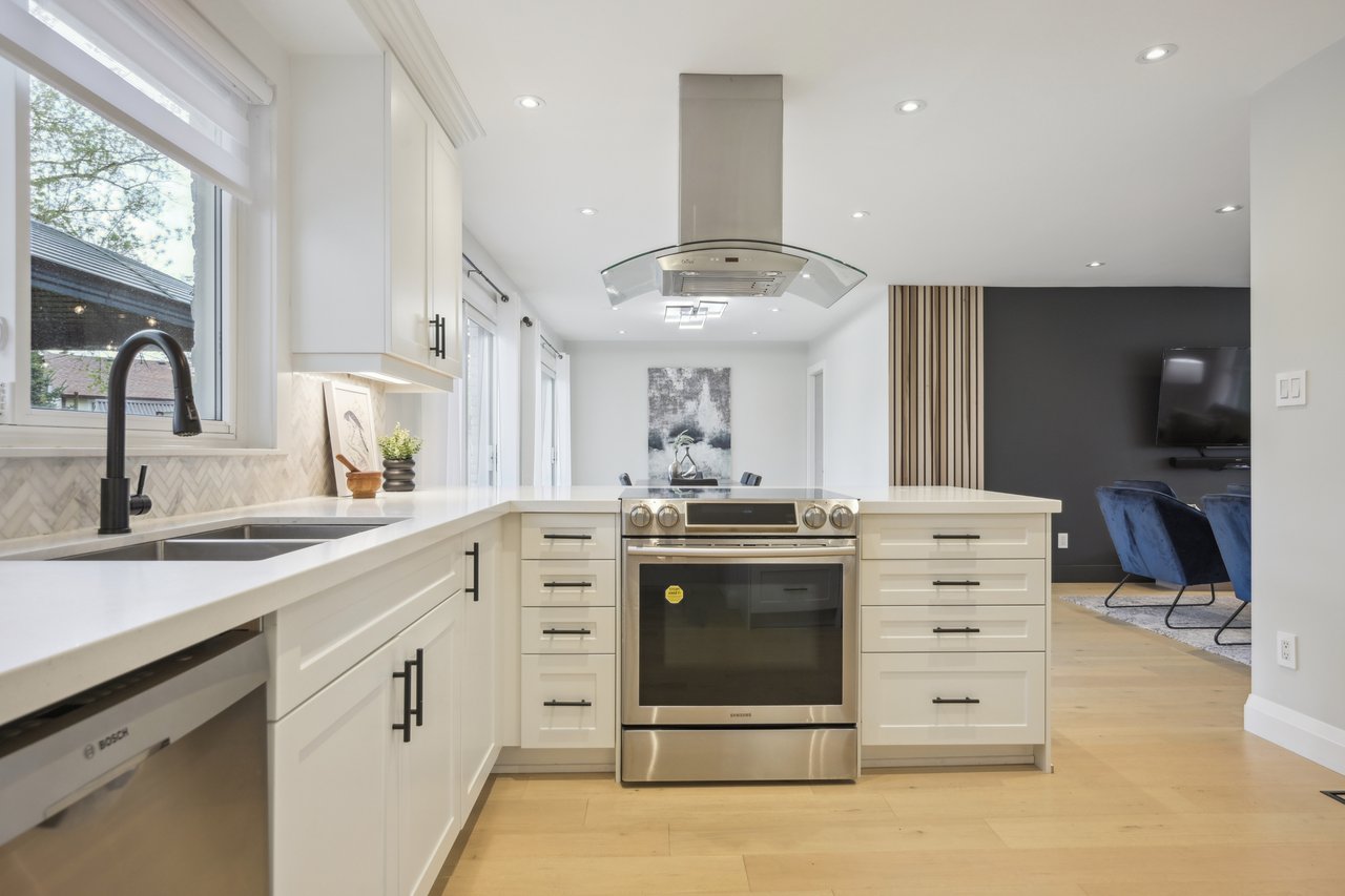 Completely Renovated Sidesplit on an Exclusive Cul-De Sac