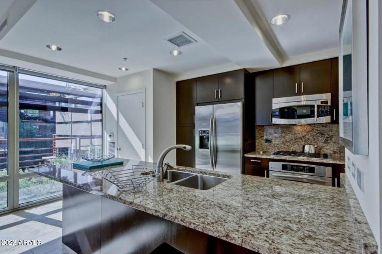 7131 E Rancho Vista Dr, #5001