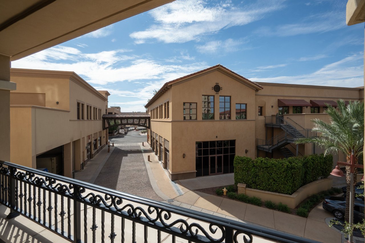 7175 E CAMELBACK Road, 301