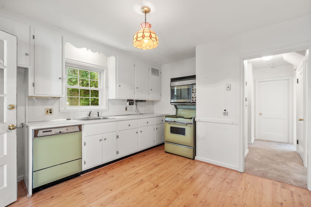 66 Plymouth Ave
