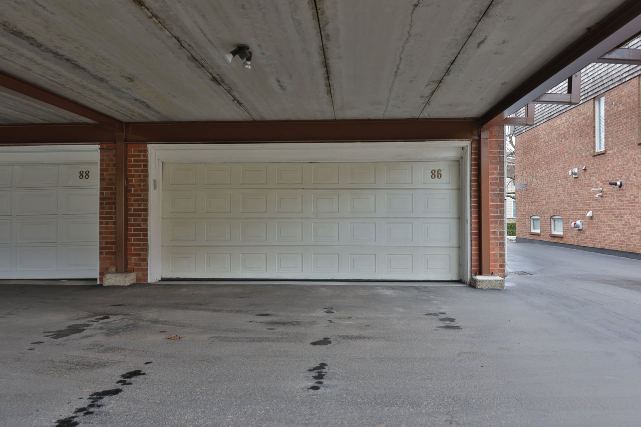 86 Forsythe Street, Oakville