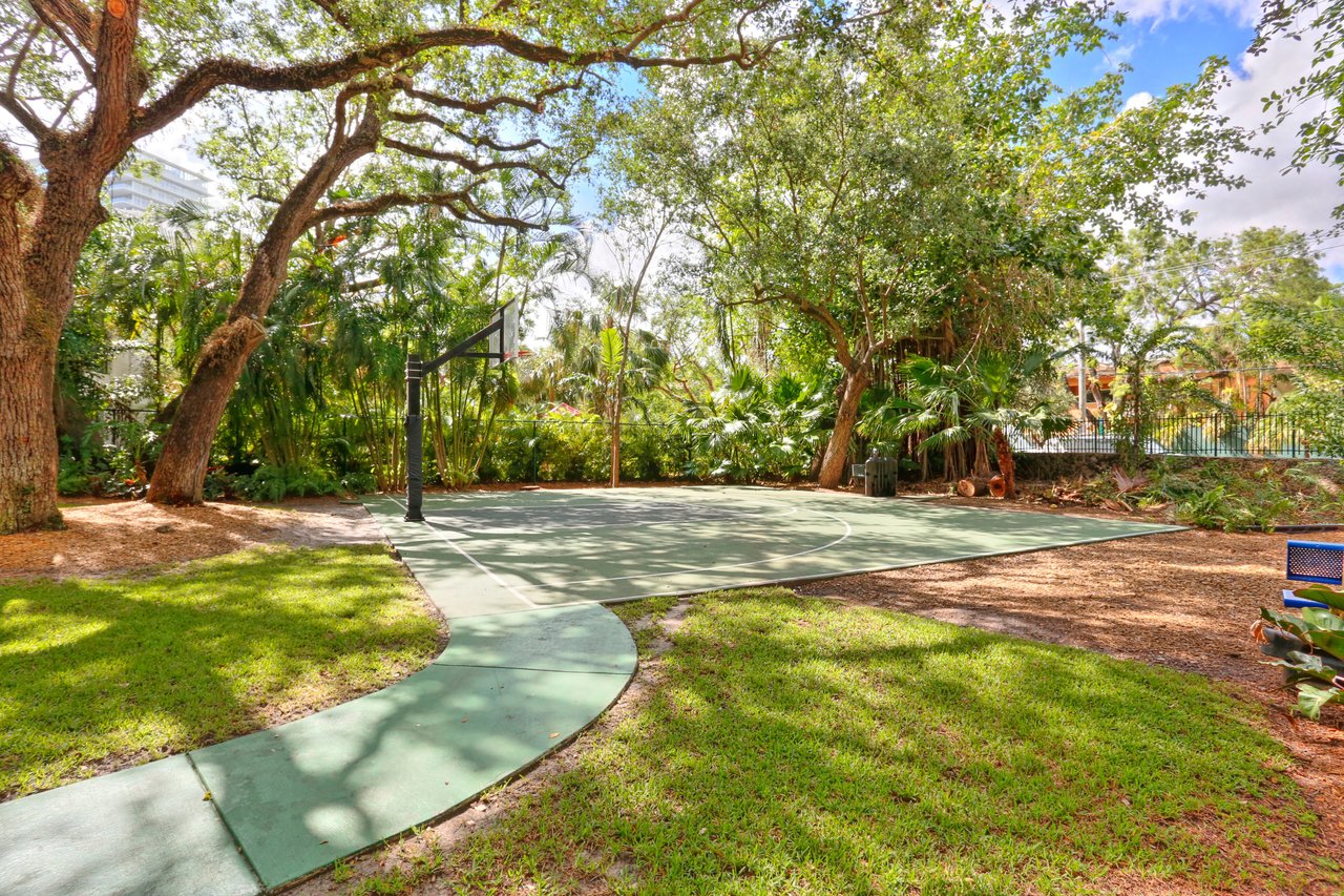 2627 S Bayshore Dr # 507