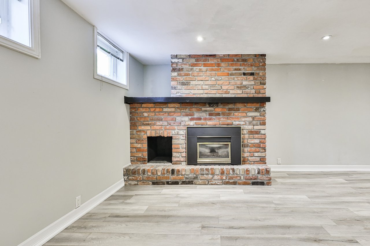 2063 Hixon Street, Oakville