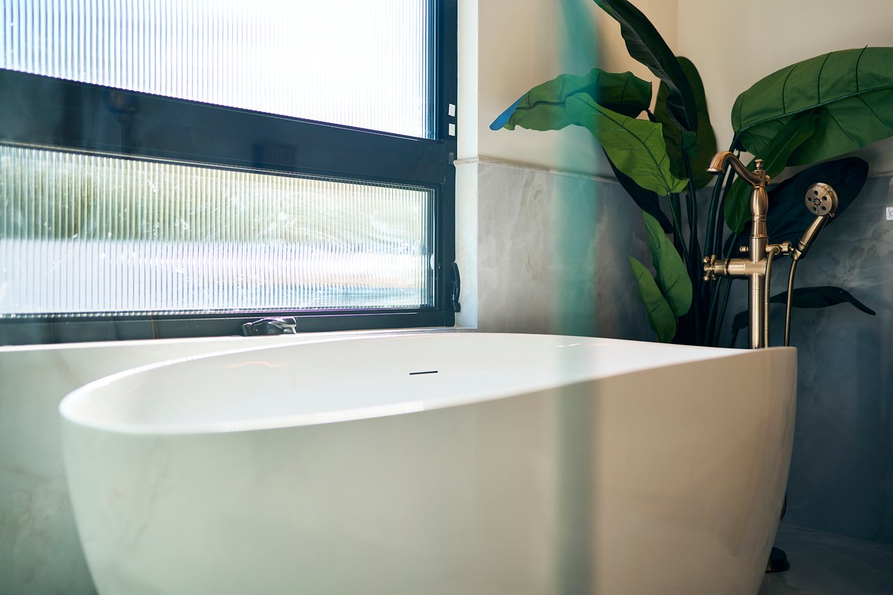 6535 N HILLSIDE Drive