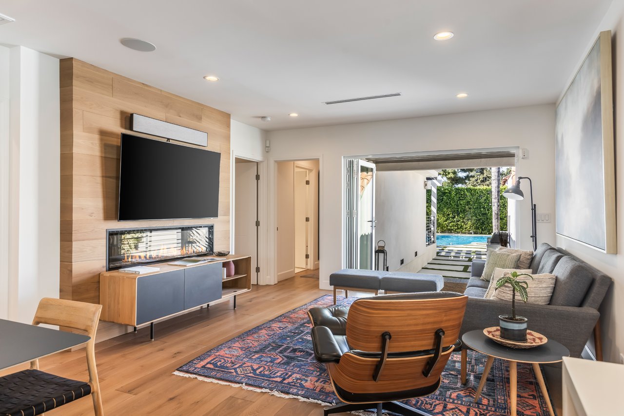 11019 Hortense St, North Hollywood 