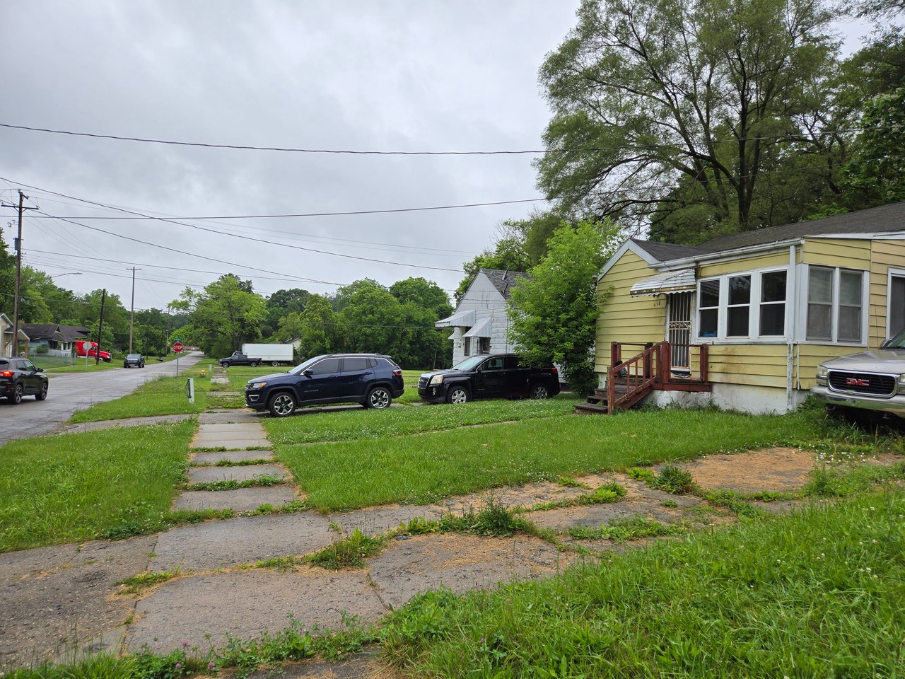 414 W Eldridge Ave