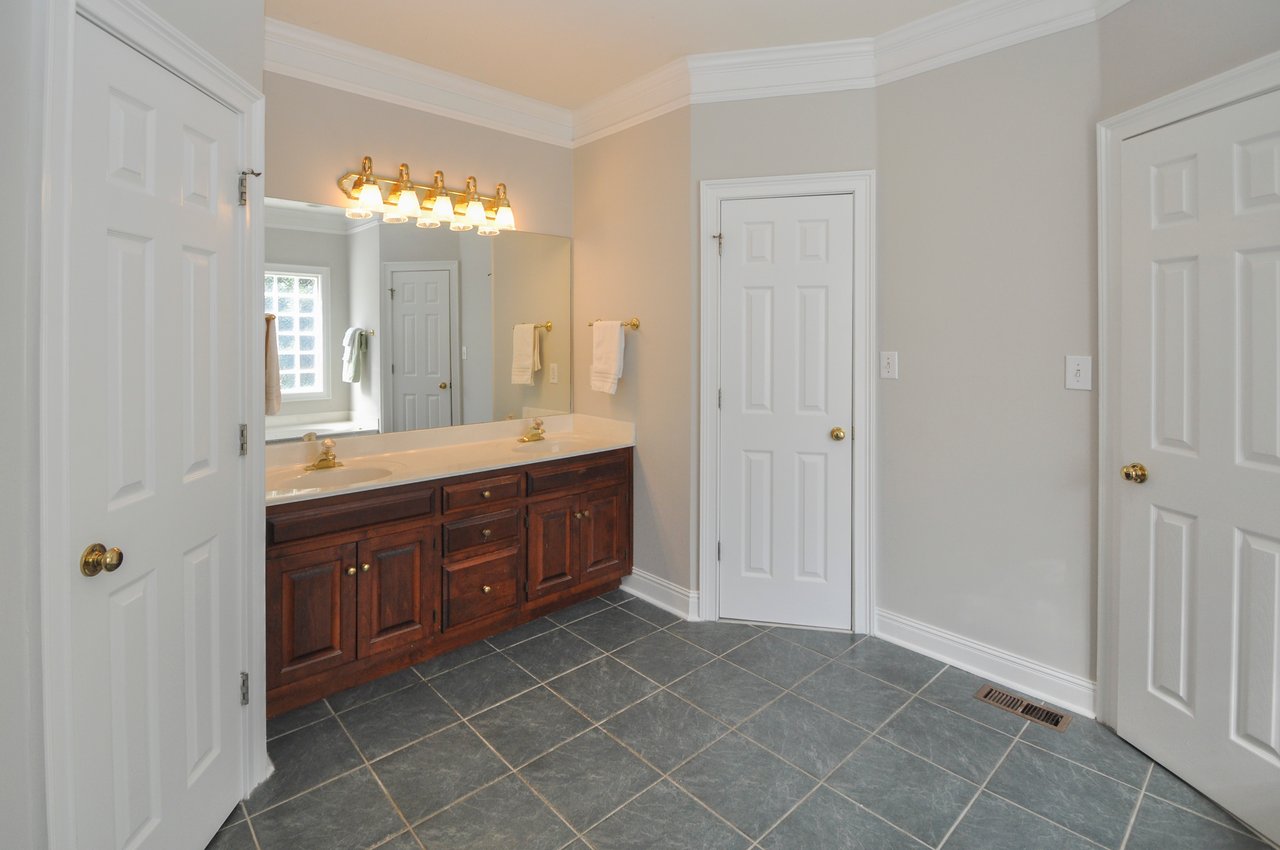 Just Reduced!! 1081 Nona Drive, Athens, Georgia