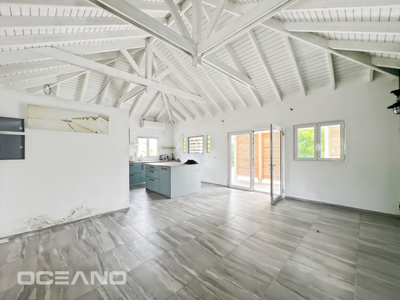 Renovation Opportunity – 90 m² Home with Expansion Potential – OCEANO Christie’s International Real Estate