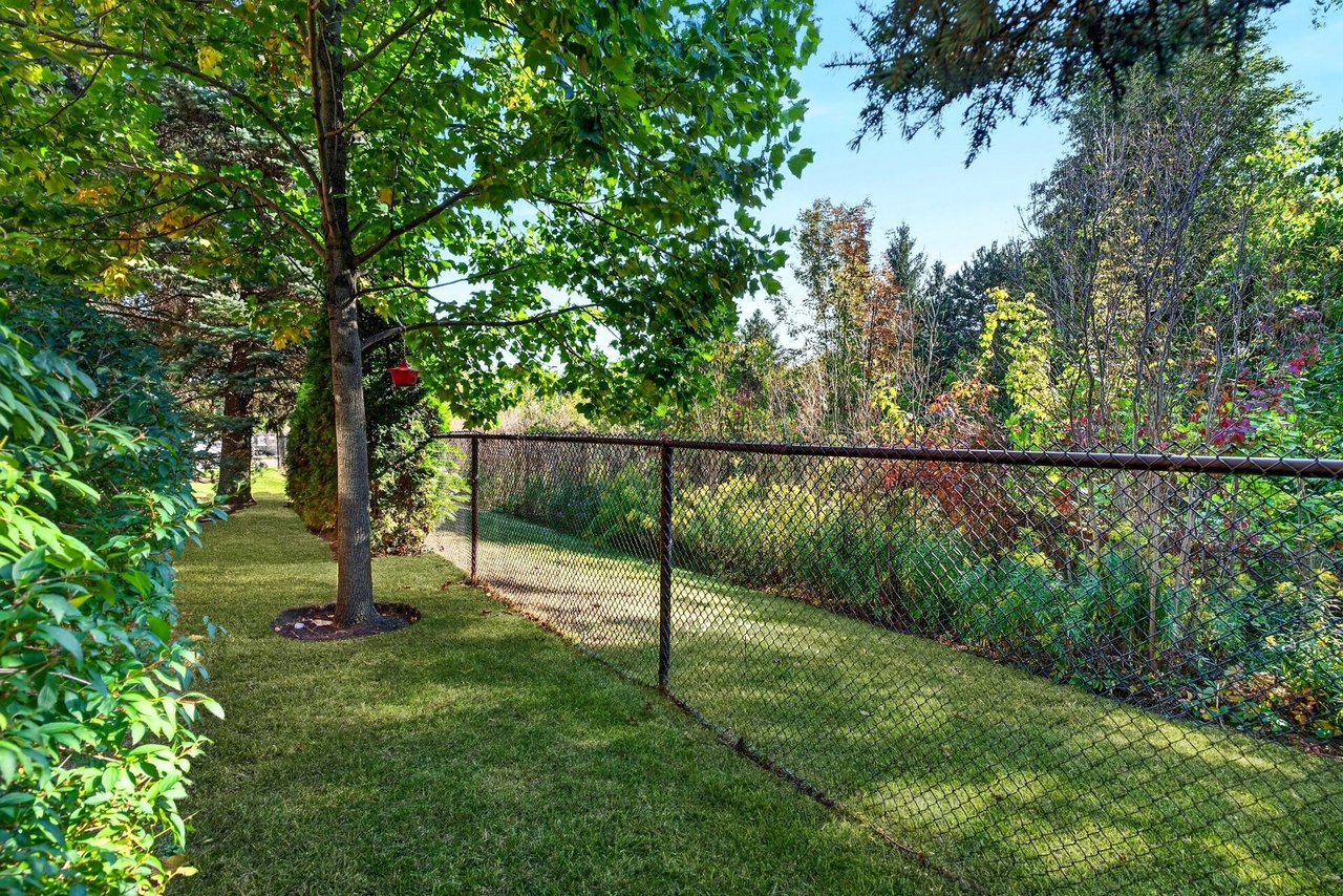 Executive Millcroft Townhome