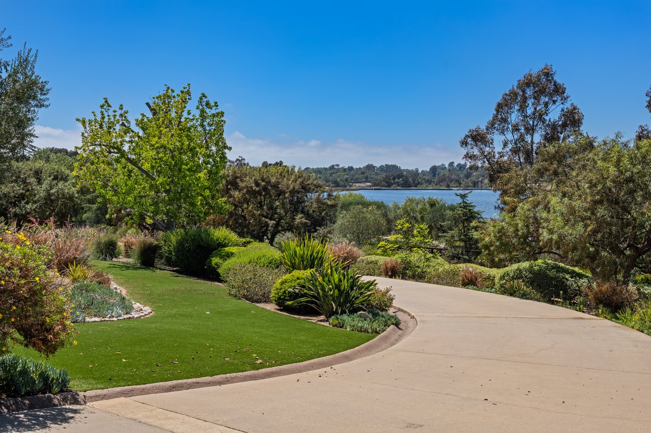 A Rancho Santa Fe Estate with Commanding Lake Views