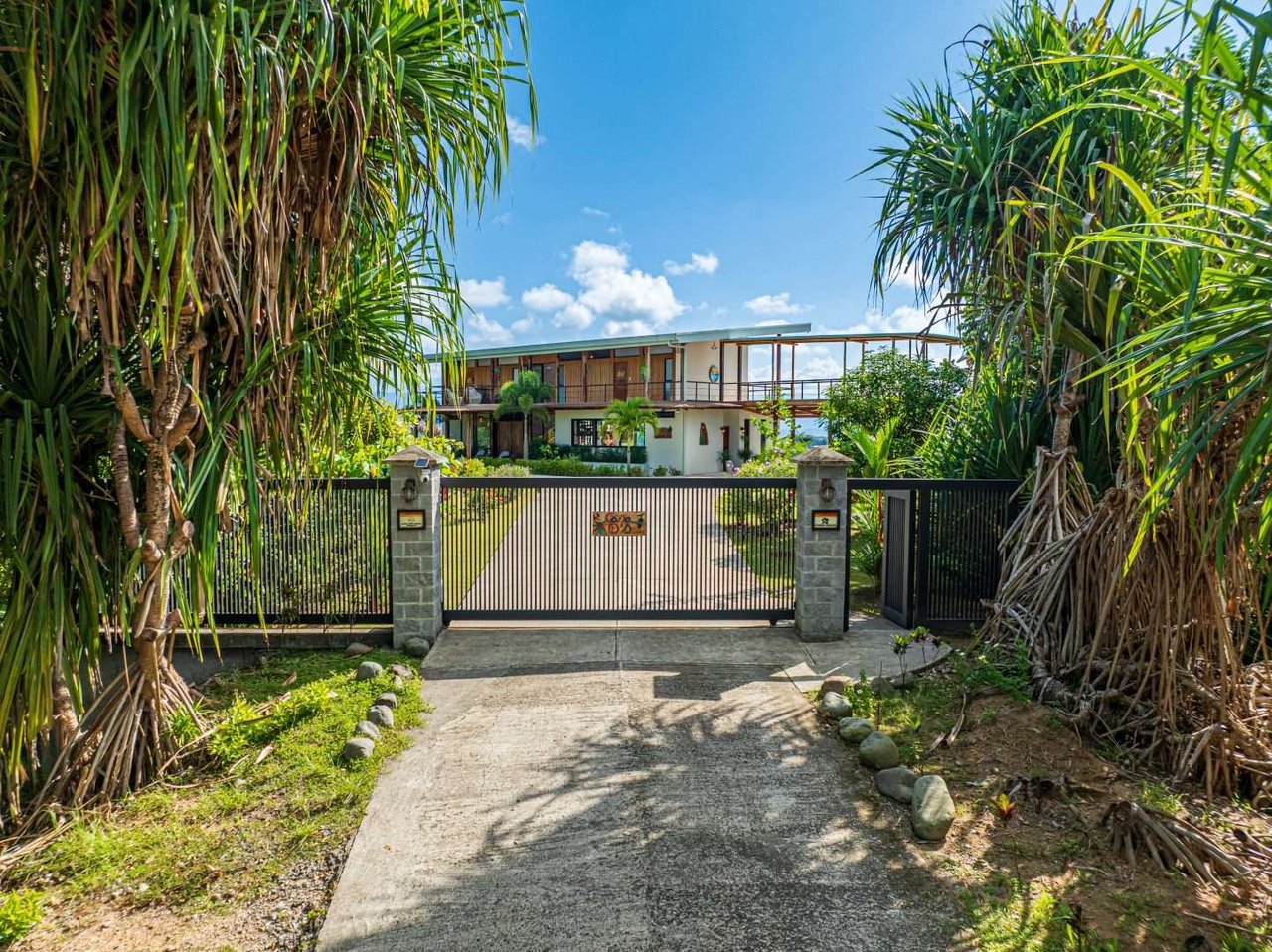 Iconic Luxury Estate With Unmatched Mountain Views