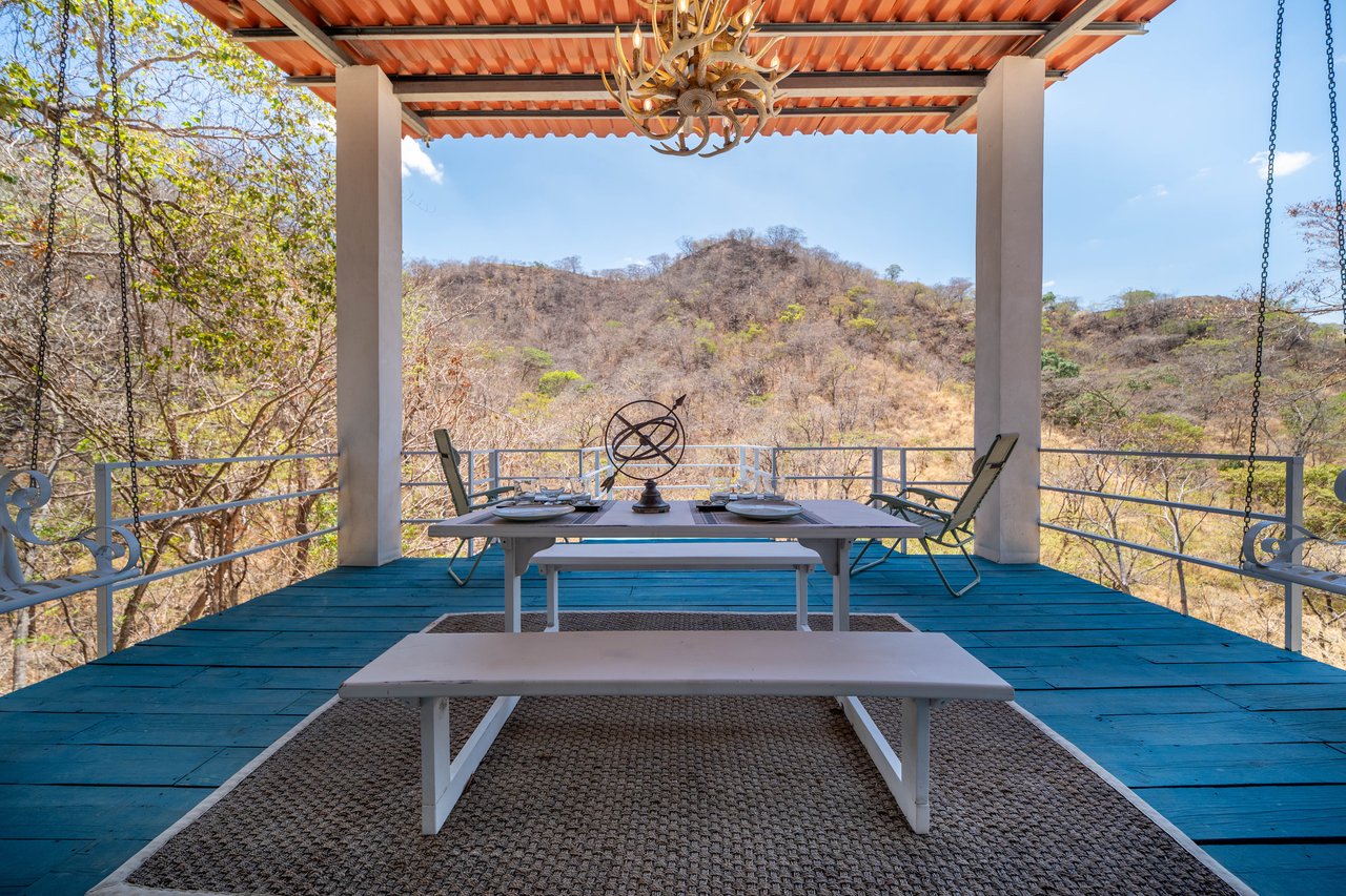 Finca Las Ventanas | Expansive Mountain View Estate Near Potrero
